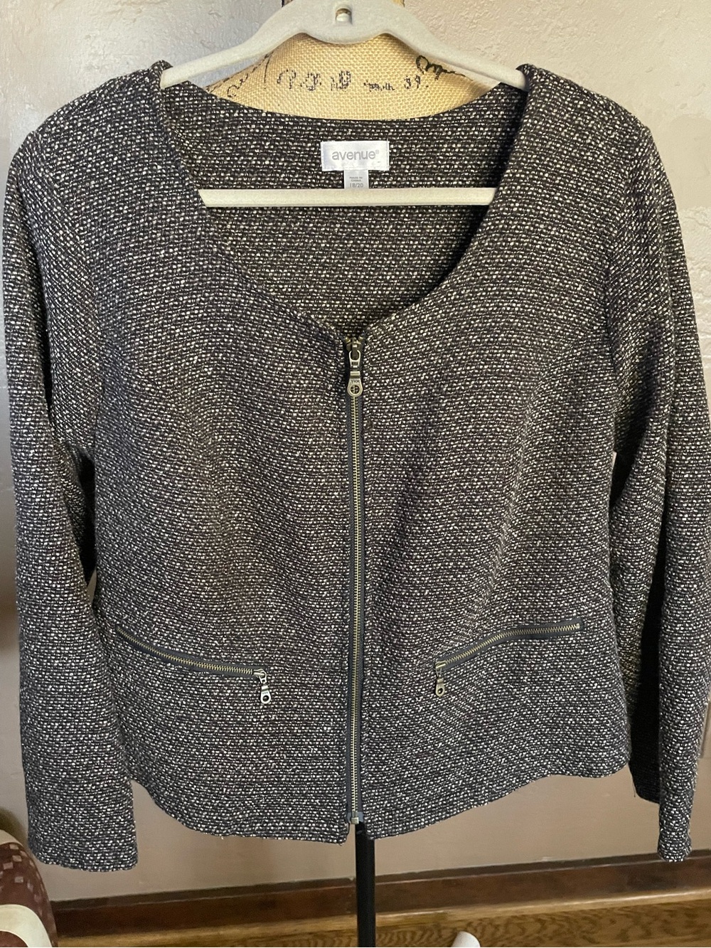 Avenue Brown & White Tweed Jacket Zip front crew neck lightweight
